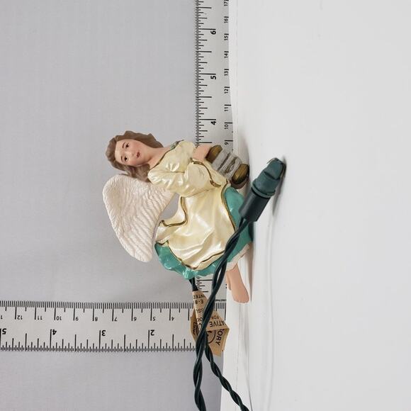 1995 Hallmark Lighting The Way Magic Keepsake Holiday Christmas Ornament. - Picture 8 of 8